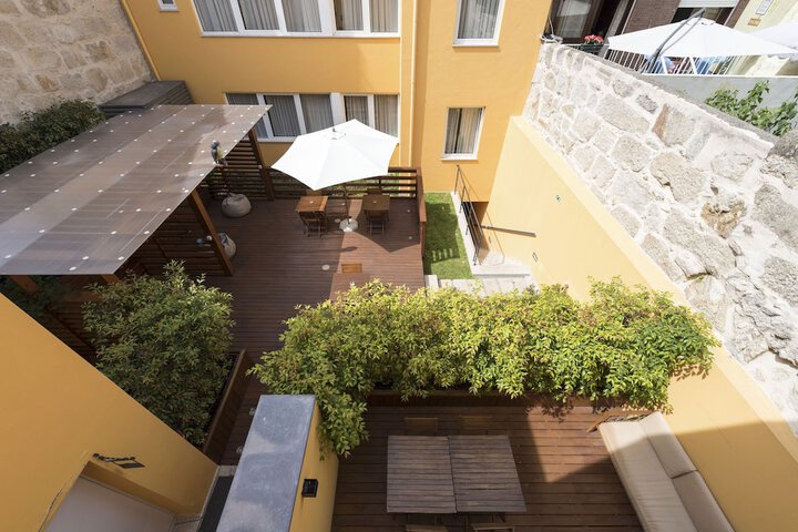 Hotel Exterior 52 of 53