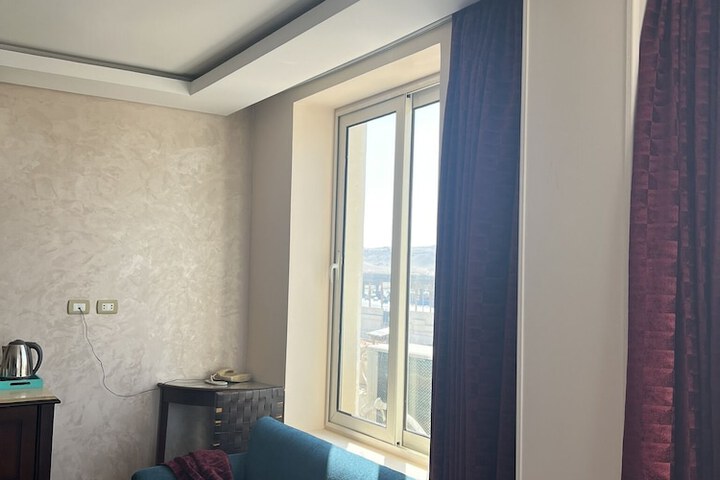 Room 19 of 49