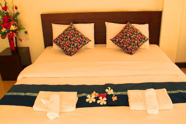 Room 4 of 51