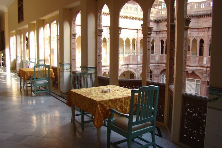 Dining Photos