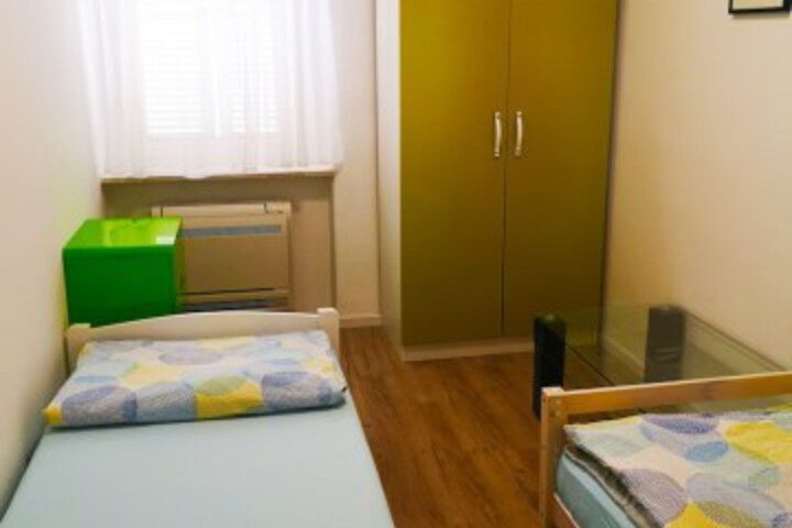 Room 17 of 48