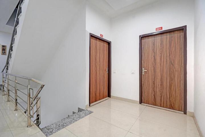 Hotel O Sua Road Crossway Ludhiana Formerly White Solitaire