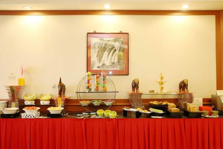 Dining 54 of 70