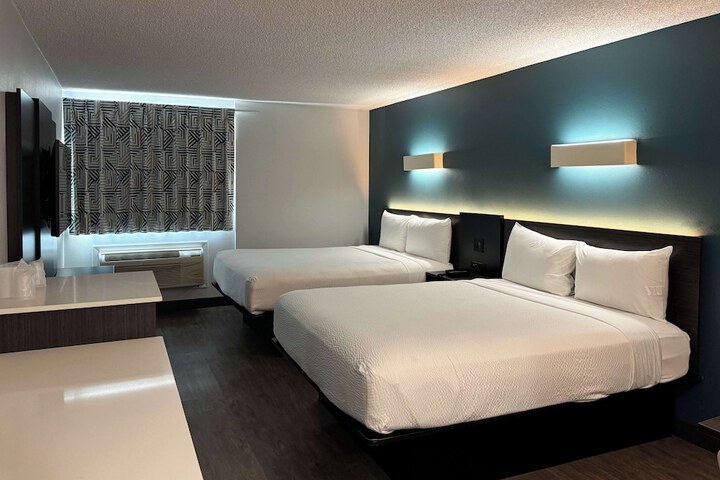 Room 17 of 32