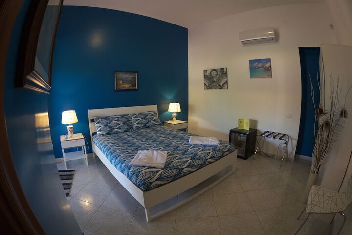 Room 10 of 64