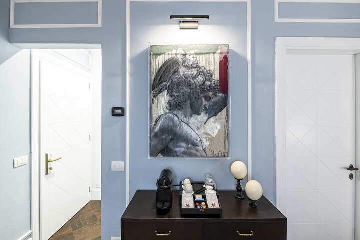 Room 13 of 76