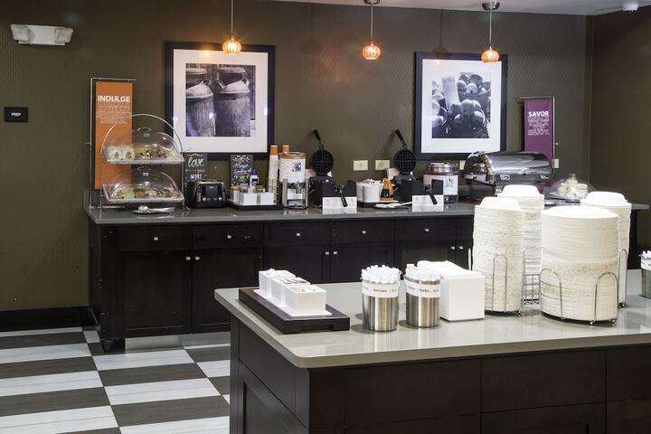 Breakfast area