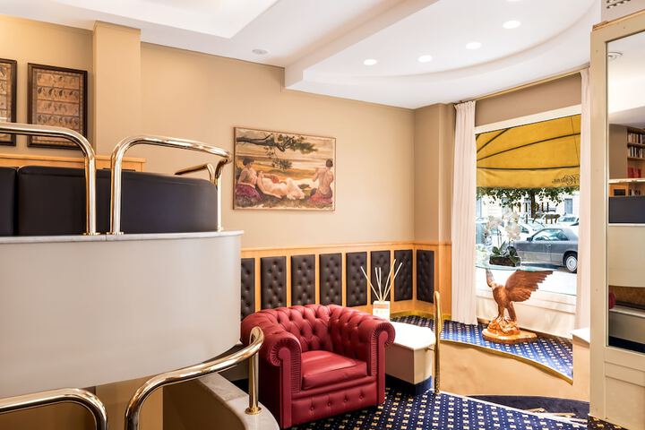 Entrance & Lobby