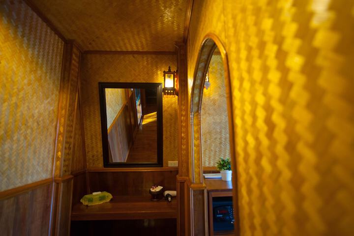 Room 3 of 50