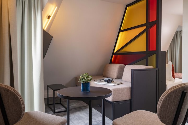 Room 21 of 65
