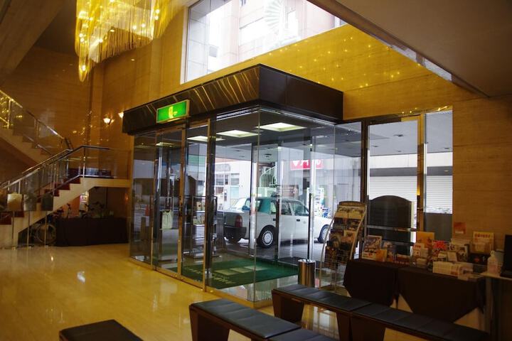 Guest Lobby