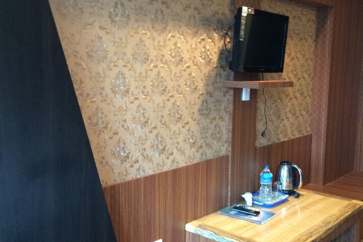 Room 30 of 65