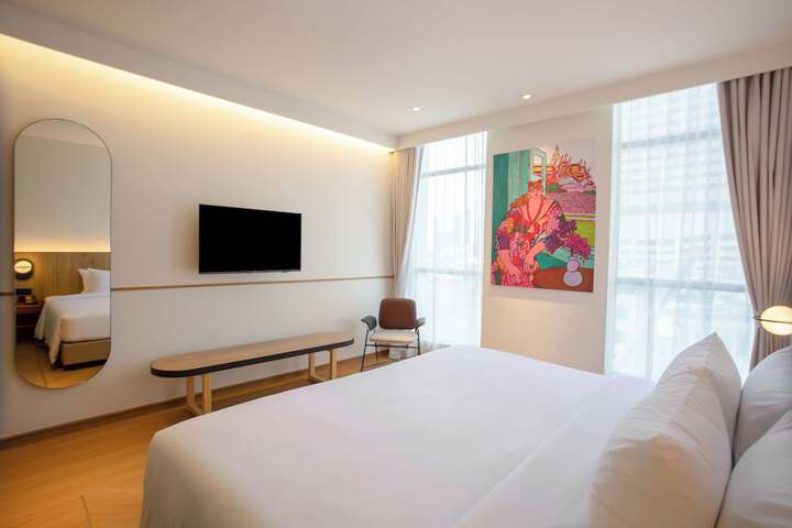 Room 121 of 180