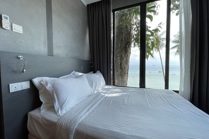 Room 9 of 62