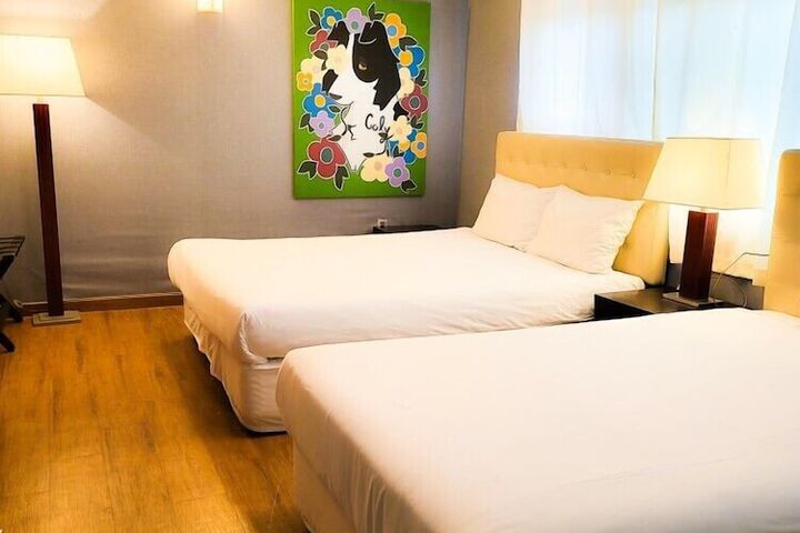 Room 7 of 79