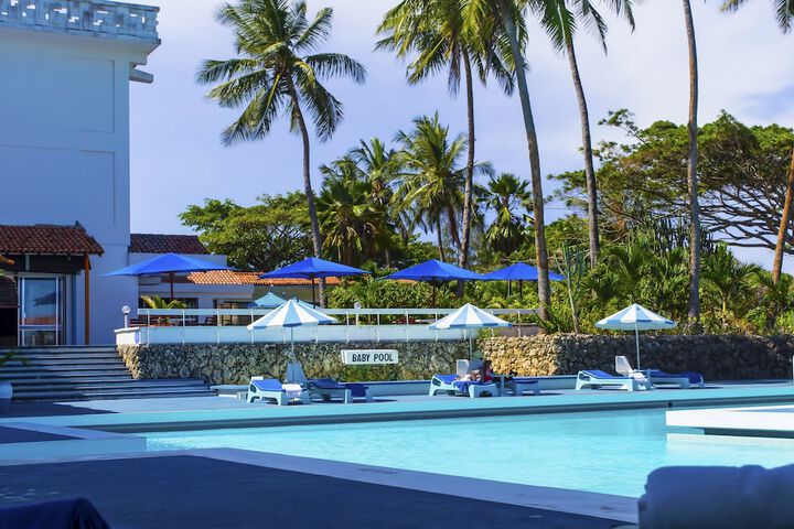 Hotel with Pool