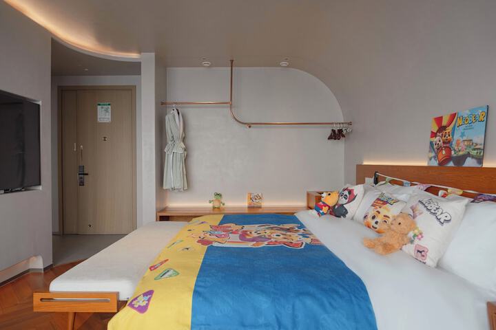 Room 10 of 182