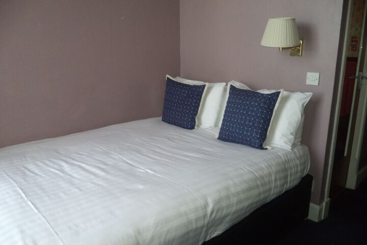 Room 5 of 42