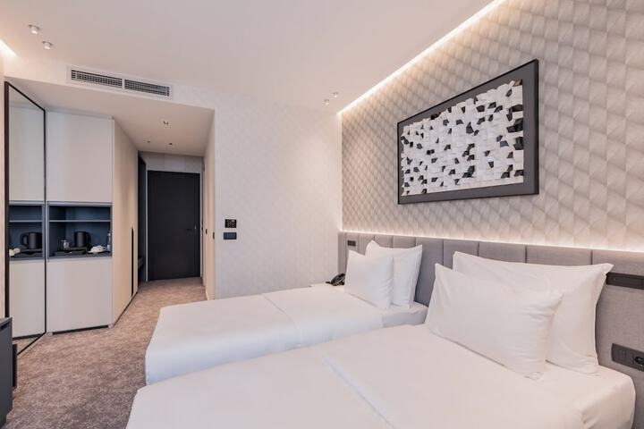 Room 14 of 31
