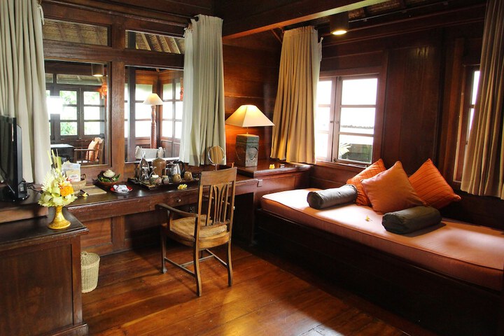 Room 6 of 89