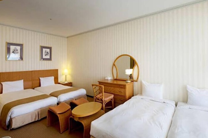 Room 6 of 44