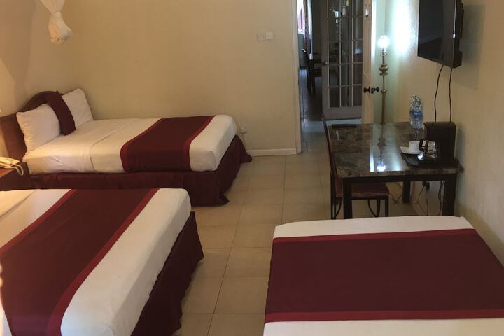 Room 32 of 68