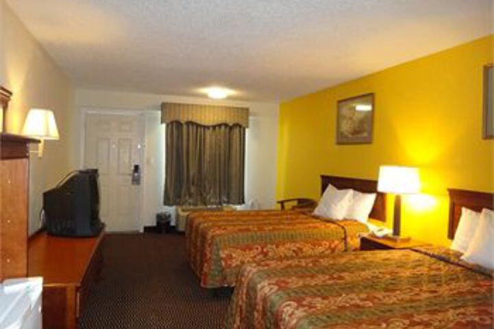 Room 33 of 60
