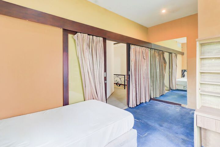 Room 13 of 46