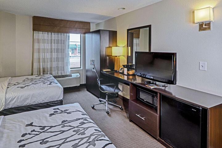 2 Double Beds (4 of 11)