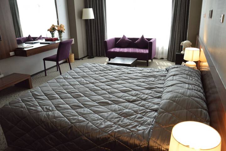 Room 8 of 36