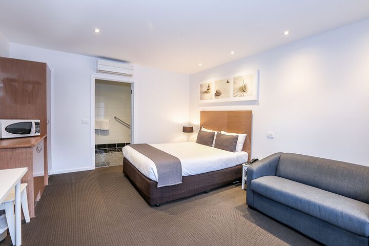 Room 8 of 23