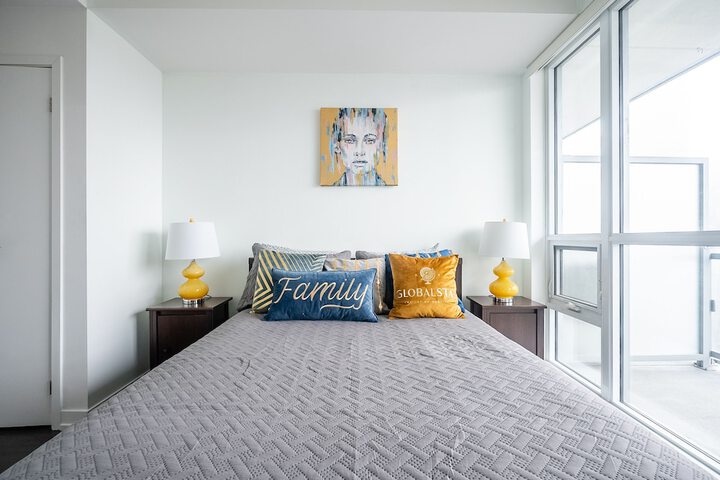 Room 18 of 242