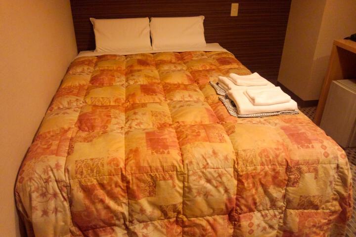Room 3 of 33