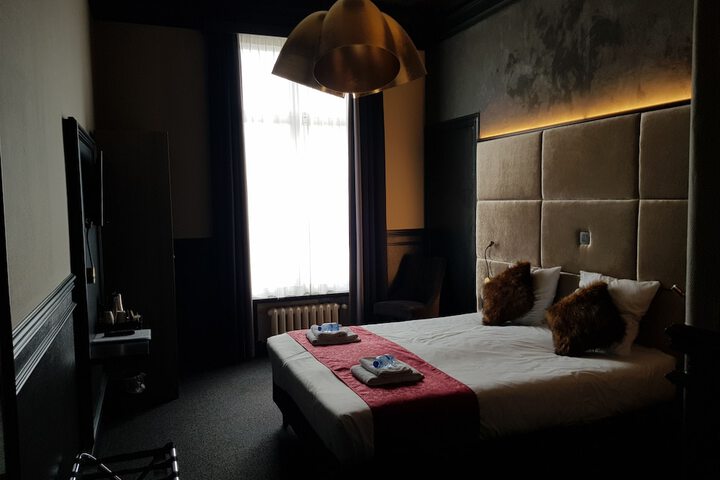 Room 10 of 64