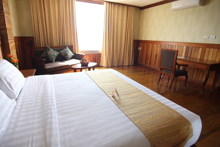 Room 5 of 40