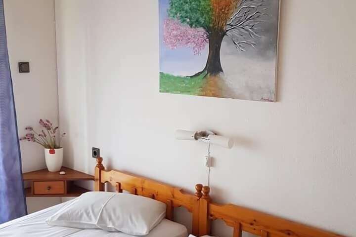 Room 6 of 22