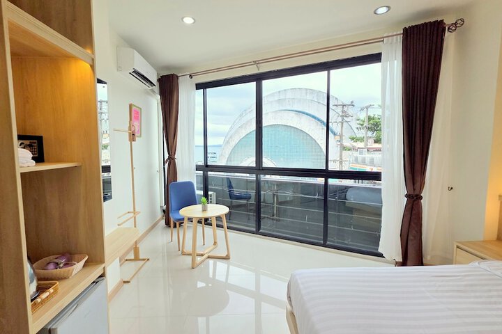 Room 19 of 97