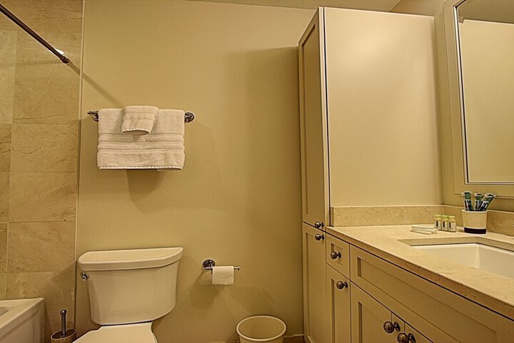 Room 15 of 22