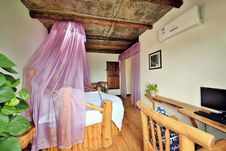 Room 8 of 75