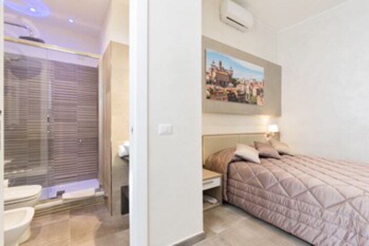 Room 8 of 30