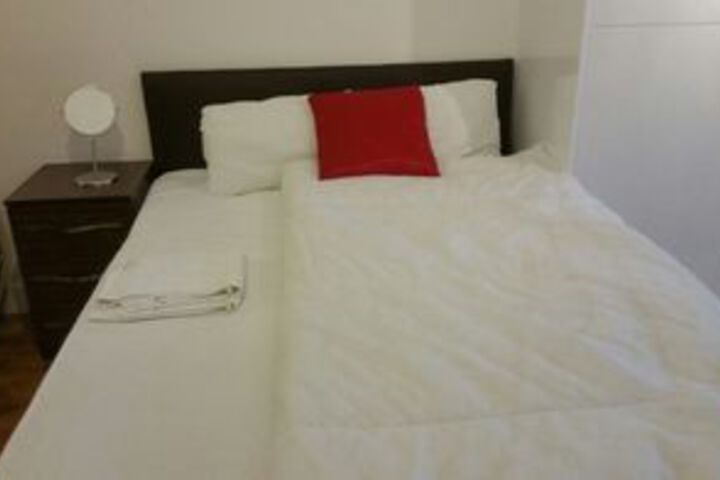 Room 27 of 47