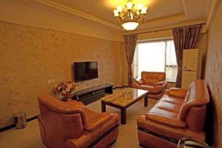 Room 13 of 23
