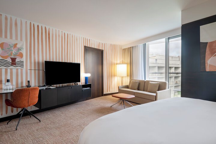 Room 42 of 155