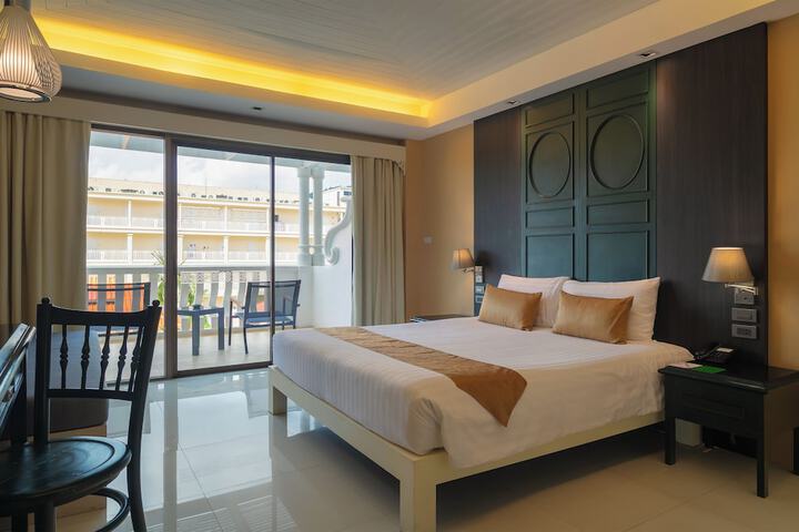 Room 10 of 86