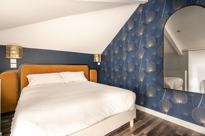 Room 14 of 37