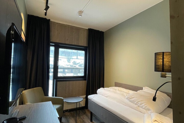 Room 10 of 52