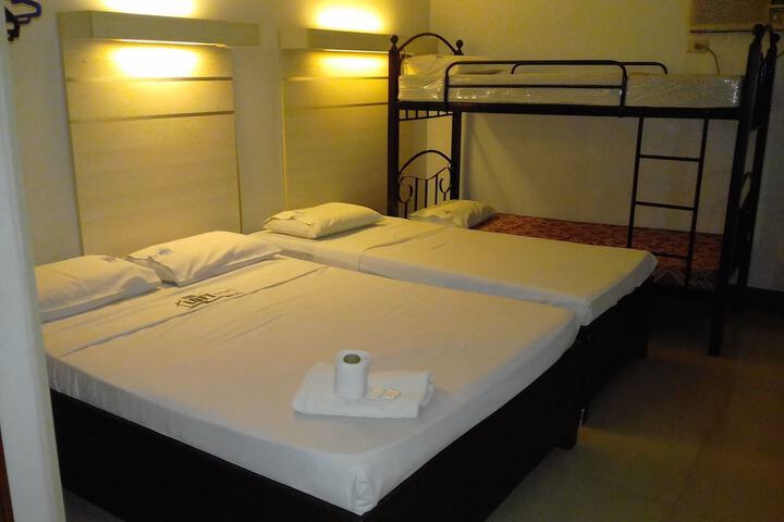 Room 13 of 94