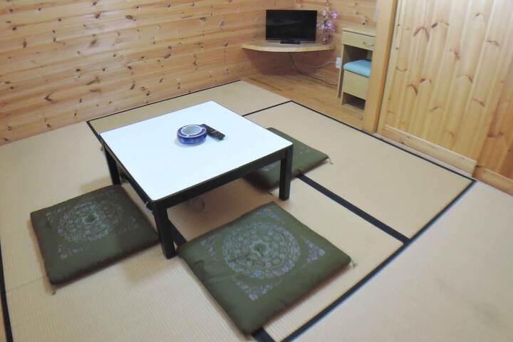 Room 8 of 30