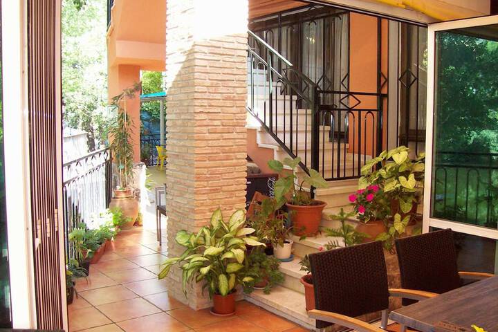 Terrace/Patio 9 of 36
