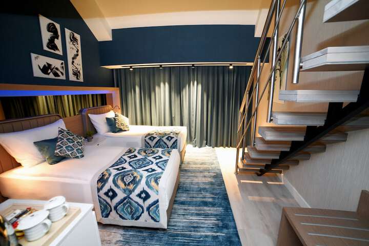 Room 16 of 254